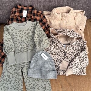 CARTER’S AND MODERN MOMENTS  Cozy Outfits Set -- 12-18 Months